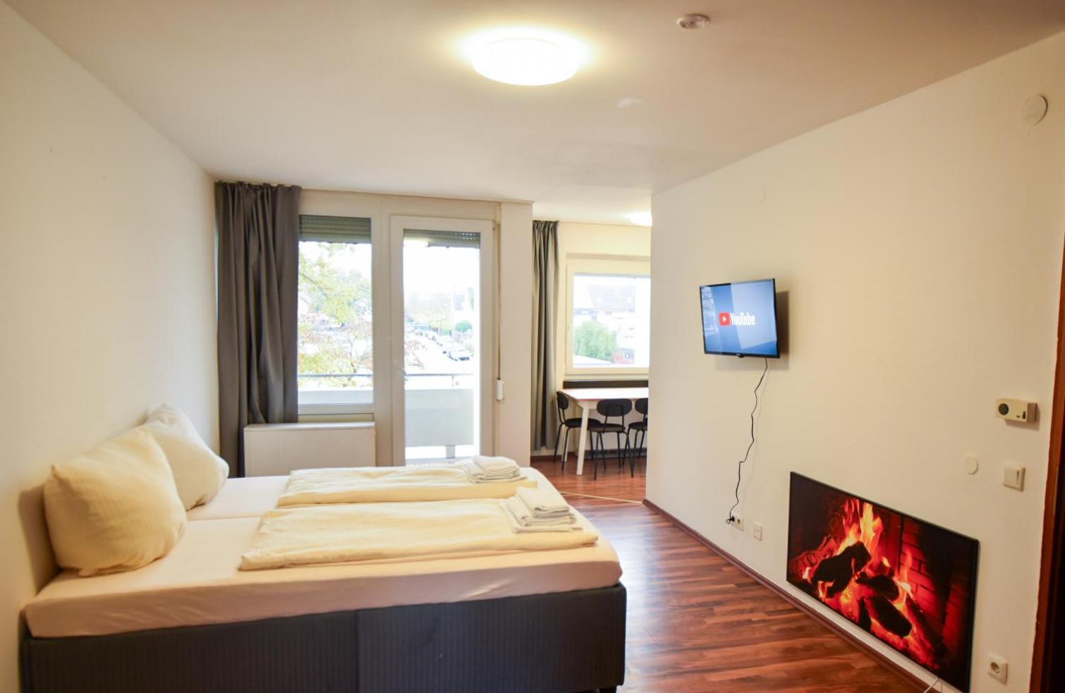 Hotel Im Natur Mit Eigene Kueche Bad Balkon Parkplatz Netflix Nuremberg Bagian luar foto