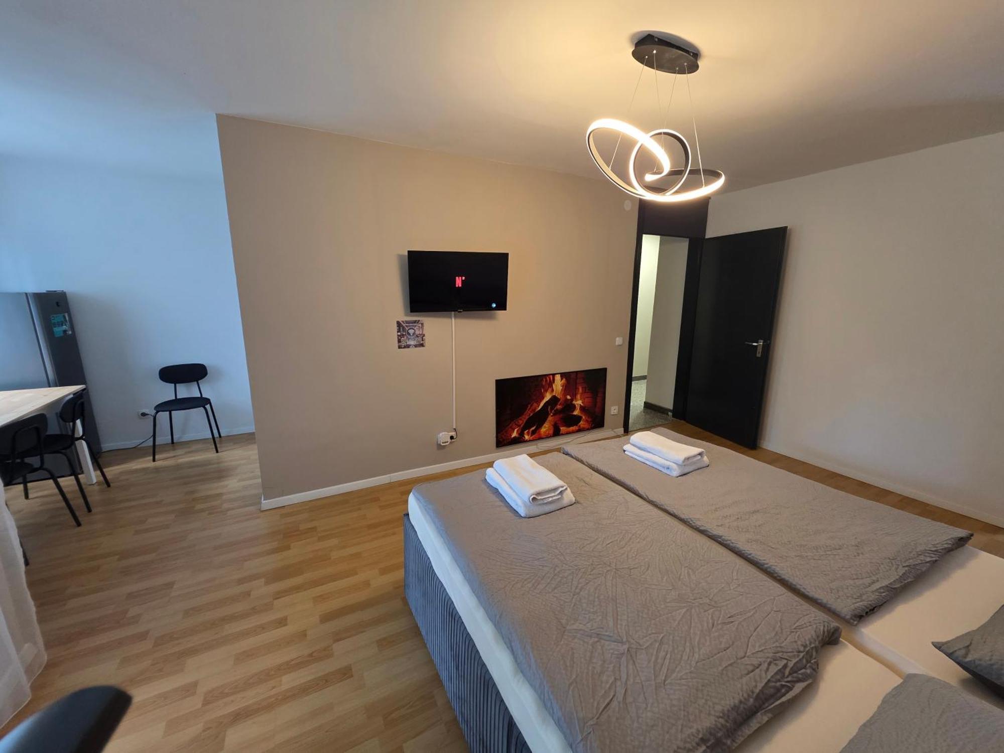 Hotel Im Natur Mit Eigene Kueche Bad Balkon Parkplatz Netflix Nuremberg Bagian luar foto