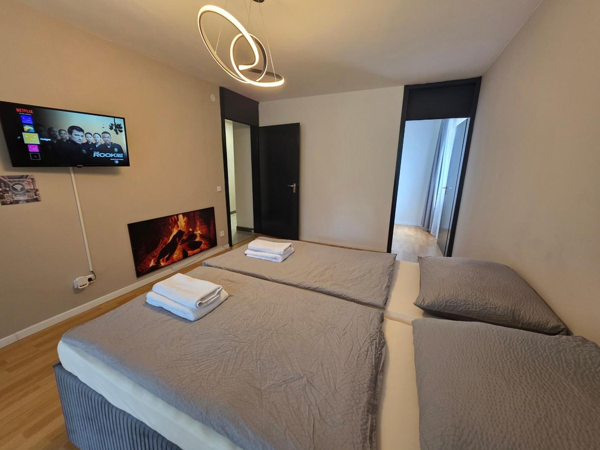Hotel Im Natur Mit Eigene Kueche Bad Balkon Parkplatz Netflix Nuremberg Ruang foto